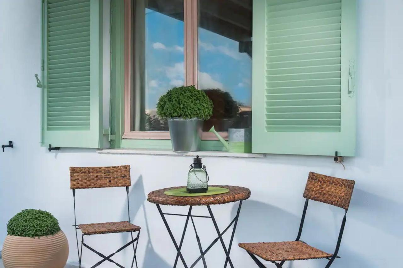 Orange Room Adamantas Exterior photo